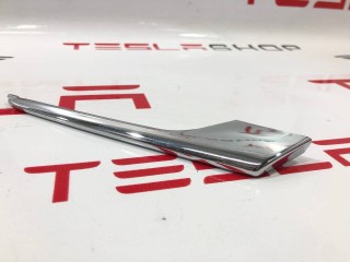 Накладка люверсы, ориг. номер 1049609-00-F, Tesla Model X 2015-2021