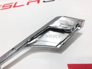 Накладка люверсы, ориг. номер 1049612-00-F, Tesla Model X 2015-2021