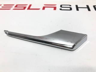 Накладка люверсы, ориг. номер 1049612-00-F, Tesla Model X 2015-2021