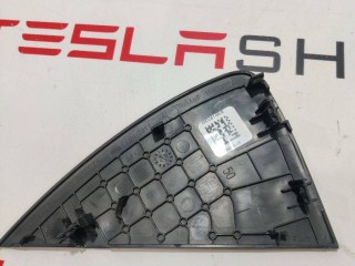 Накладка боковая торпеды, ориг. номер 1083361-00-D, Tesla Model 3 2017-2021