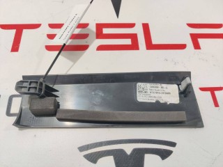 Накладка стойки А, ориг. номер 1086306-80-E, Tesla Model 3 2017-2021