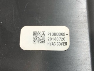 Декоративная накладка центральной панели, ориг. номер PT00000902, PT00038233, Rivian R1T 2021-2024