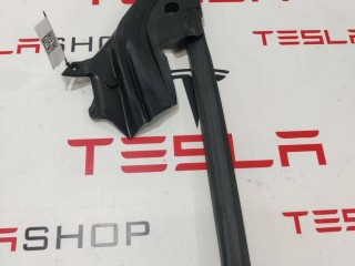Уплотнитель форточки двери, ориг. номер 1090502-00-G, Tesla Model 3 2017-2021