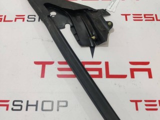 Уплотнитель форточки двери, ориг. номер 1090502-00-G, Tesla Model 3 2017-2021
