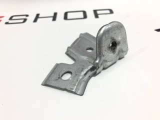 Кронштейн крепления обшивки двери, ориг. номер PT00218145, Rivian R1T 2021-2024