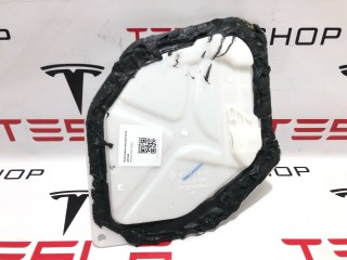 Накладка внутренняя двери, ориг. номер PT00049243-D, Rivian R1T 2021-2024