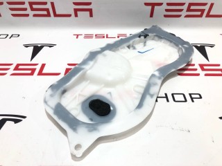 Накладка внутренняя двери, ориг. номер PT00009552-E, Rivian R1T 2021-2024