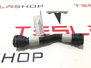 Патрубок системы охлаждения (RIVIAN R1T), ориг. номер PT00084713-B, Rivian R1T 2021-2024