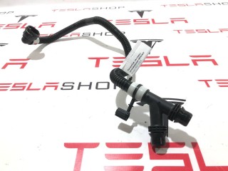 Патрубок системы охлаждения (RIVIAN R1T), ориг. номер PT00061706, Rivian R1T 2021-2024