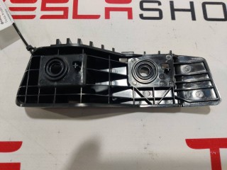 Кронштейн крепления фонаря, ориг. номер 108399200E, Tesla Model 3 2017-2021