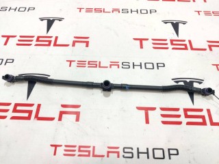 Патрубок охлаждения основной батареи, ориг. номер 1091587-00-D, Tesla Model 3 2017-2021