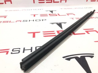 Уплотнитель стекла внутренний двери, ориг. номер 1613731-00-A, Tesla Model S 2-й рест 2021-2026