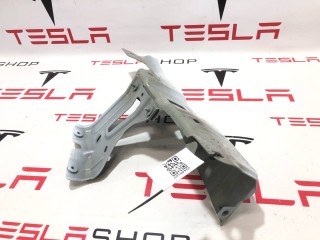 Полка крыла переднего, ориг. номер PT00015623, PT00015624, Rivian R1T 2021-2024