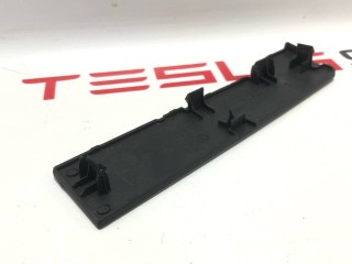 Заглушка обшивки (карты) двери, ориг. номер 1599719-00-A-1, 1566145-00-A, Tesla Model S 2-й рест 2021-2026