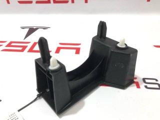 Кронштейн внутренний стойки C, ориг. номер 1640618-00-B, Tesla Model S 2-й рест 2021-2026