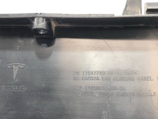 Молдинг решётки бампера переднего, ориг. номер 1047740-00-H, 1050211-00-G, Tesla Model X 2015-2021