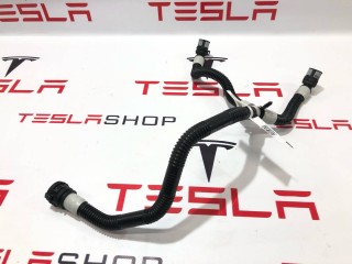 Патрубок системы охлаждения (RIVIAN R1T), ориг. номер PT00061707-D, Rivian R1T 2021-2024