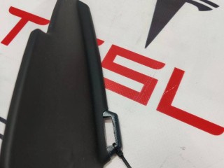 Накладка боковая торпеды, ориг. номер 1563061-00-D, Tesla Model S 2-й рест 2021-2026