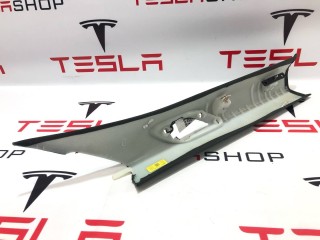 Накладка стойки А, (средняя высота), ориг. номер PT00001334, PT00030019, Rivian R1T 2021-2024