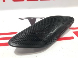 Накладка стойки А, (средняя высота), ориг. номер PT00032993, PT00003415, Rivian R1T 2021-2024