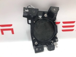 Накладка динамика (сетка), ориг. номер PT00030513, PT00013380, Rivian R1T 2021-2024