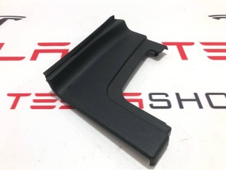 Накладка багажника внутренняя (пластик), ориг. номер PT00030677, PT00032837, Rivian R1T 2021-2024