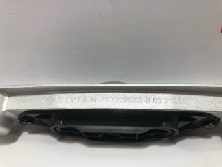 Петля (фиксатор) багажа, ориг. номер PT00038369-B, Rivian R1T 2021-2024