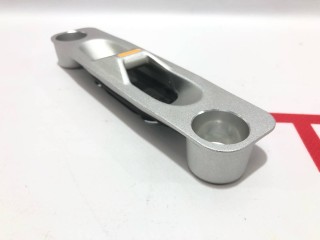 Петля (фиксатор) багажа, ориг. номер PT00038369-B, Rivian R1T 2021-2024