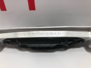 Петля (фиксатор) багажа, ориг. номер PT00038369-B, Rivian R1T 2021-2024