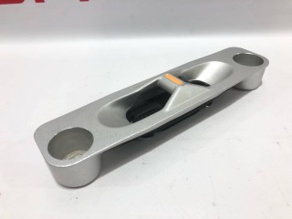 Петля (фиксатор) багажа, ориг. номер PT00038369-B, Rivian R1T 2021-2024