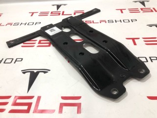 Крепление багажника, ориг. номер 0062252, 0062253, Rivian R1T 2021-2024