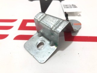 Кронштейн крепления обшивки двери, ориг. номер PT00240385, Rivian R1T 2021-2024
