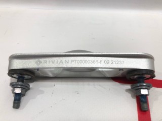 Петля (фиксатор) багажа, ориг. номер PT00000366-F, Rivian R1T 2021-2024