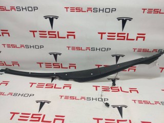Накладка закрытия подъемной задней двери, ориг. номер 1041594-00-D, Tesla Model X 2015-2021
