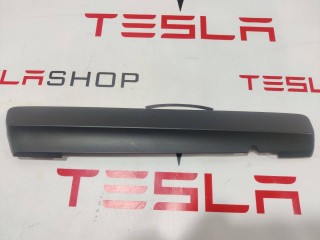 Заглушка салазки сиденья, ориг. номер 1066623-00-A, Tesla Model X 2015-2021