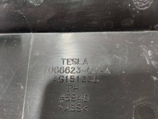 Заглушка салазки сиденья, ориг. номер 1066623-00-A, Tesla Model X 2015-2021