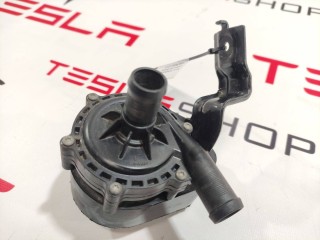 Насос охлаждающей жидкости (Помпа), ориг. номер 1057235-00-F, Tesla Model X 2015-2021