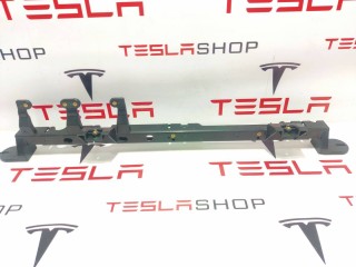 Кронштейн крепления вентилятора кондиционера, ориг. номер 1054164-00-E, Tesla Model X 2015-2021