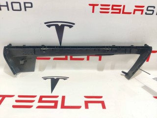 Накладка салазки сидения (пассажирская), ориг. номер 1624937-00-A, Tesla Model X 2015-2021