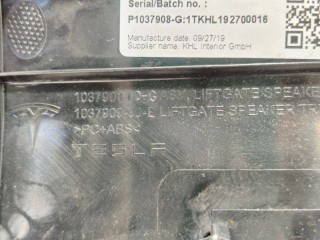 Накладка для динамиков крышки багажника, ориг. номер 1037908-00-G, Tesla Model X 2015-2021