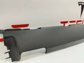 Накладка проема подъемной задней двери, ориг. номер 1105132-00-E, Tesla Model X 2015-2021