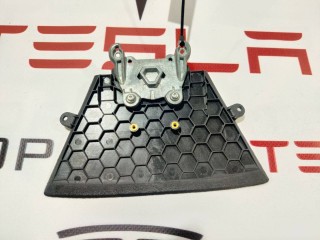 Панель крепления камеры TRIPLE, ориг. номер 1095516-00-F, Tesla Model X 2015-2021