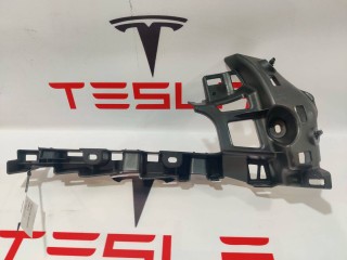Кронштейн накладки, стойки В, ориг. номер 1053727-00-H, Tesla Model X 2015-2021