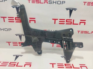 Кронштейн обшивки багажного отделения, ориг. номер 1080702-00-C, Tesla Model X 2015-2021