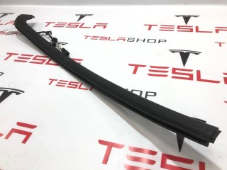 Накладка капота, ориг. номер PT00015800, PT00015809-D, Rivian R1T 2021-2024