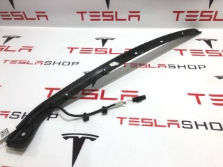 Накладка капота, ориг. номер PT00015800, PT00015809-D, Rivian R1T 2021-2024