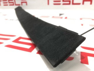 Накладка подъемной задней двери, ориг. номер 1055055-00-A, Tesla Model X 2015-2021