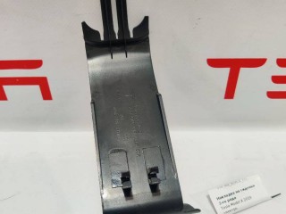 Накладка на сиденья 3-го ряда, ориг. номер 1066957-00-D, Tesla Model X 2015-2021