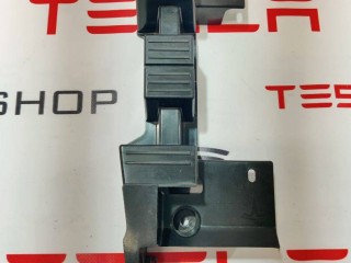 Кронштейн панели пола 2-го ряда сидений (6 мест), ориг. номер 1060170-00-D, Tesla Model X 2015-2021