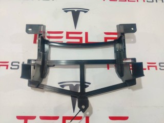 Кронштейн центральной консоли на 2-го ряда, ориг. номер 1055316-00-C, Tesla Model X 2015-2021